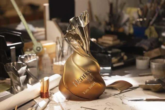 Kim Jones Designs a Striking Couture-Inspired Decanter for Hennessy X.O -  Galerie