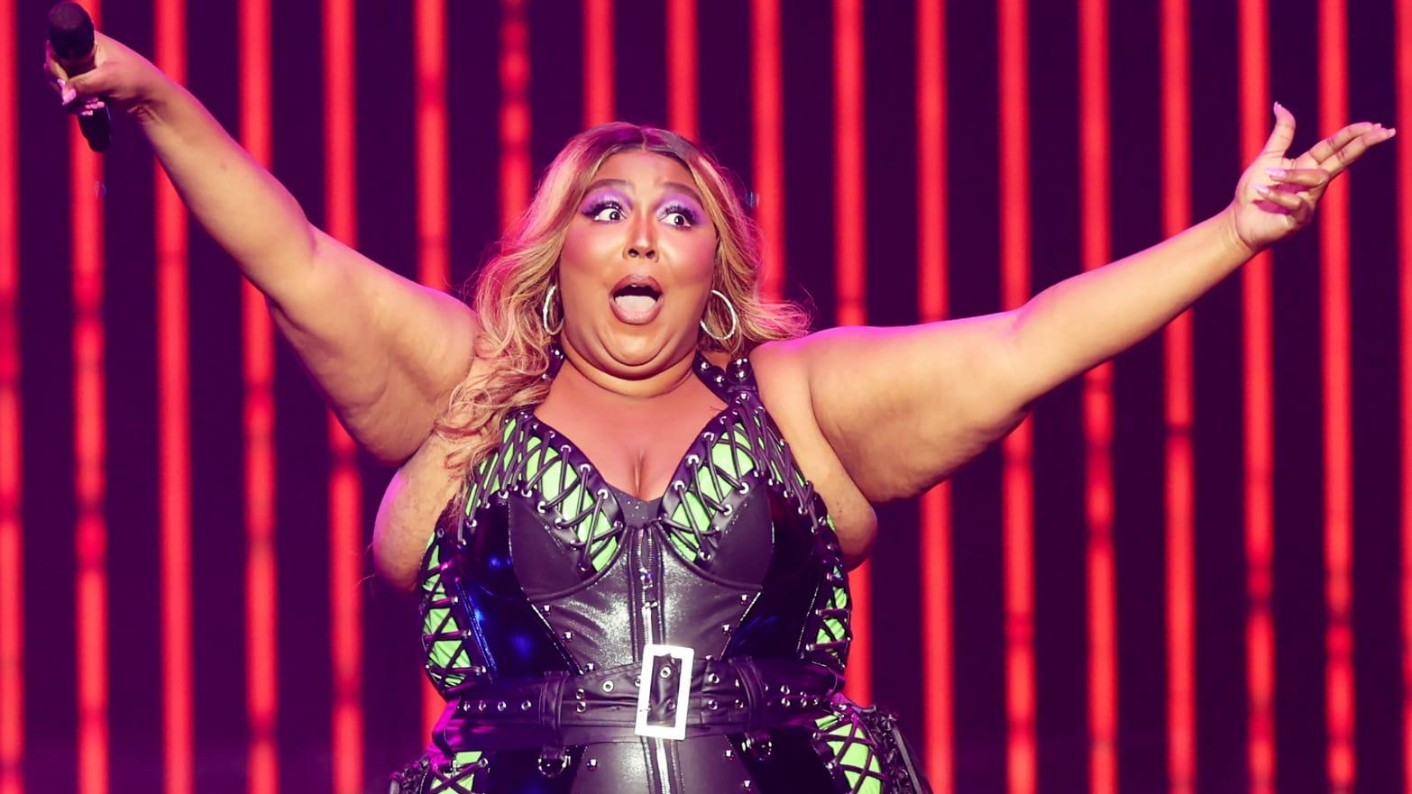 Lizzo Being Sued by Former Dancers – Frank151.com